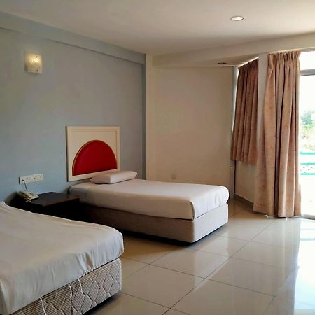 פורט דיקסון Akar Beach Resort מראה חיצוני תמונה